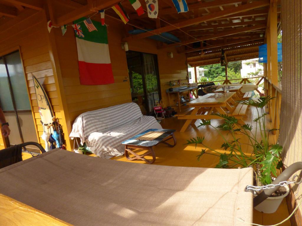 Tropical Surf House Okinawa Hotel Onna Exterior photo