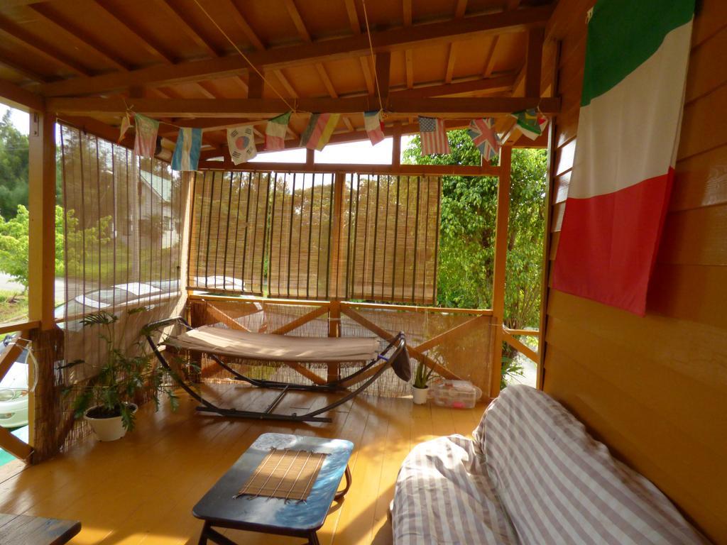 Tropical Surf House Okinawa Hotel Onna Exterior photo