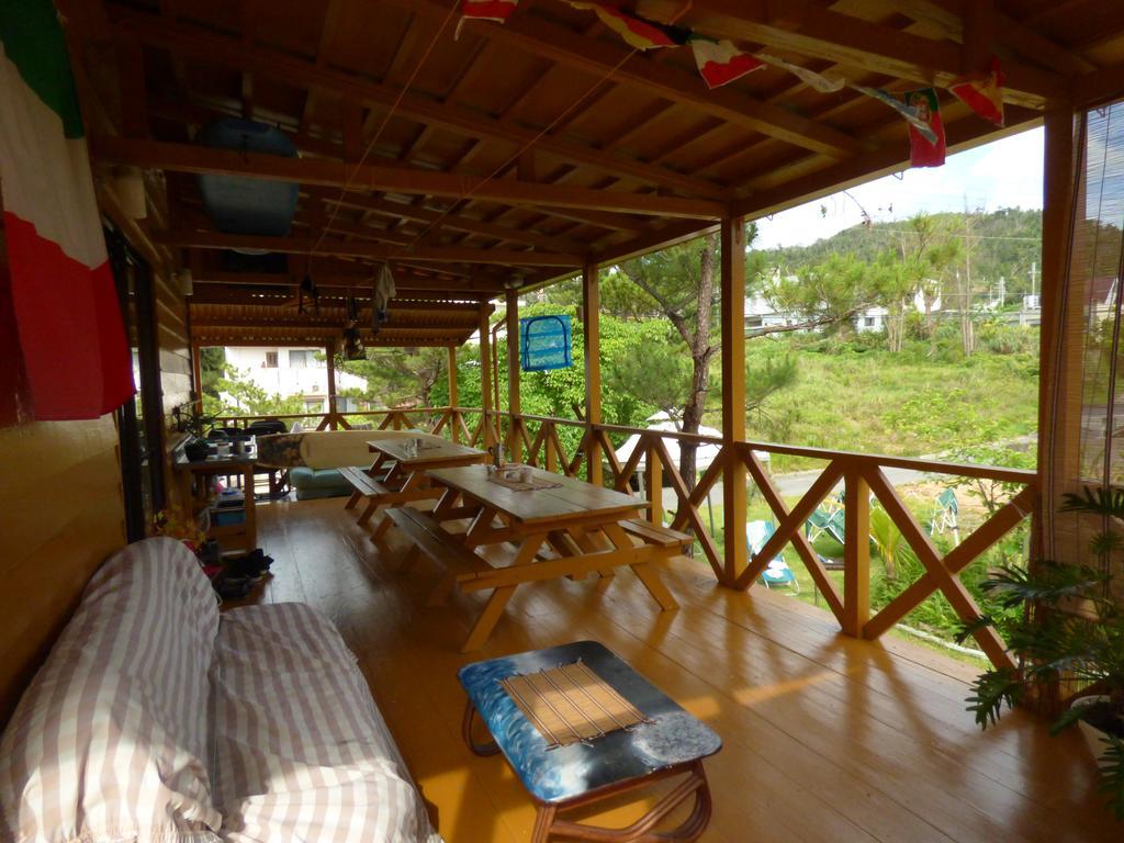 Tropical Surf House Okinawa Hotel Onna Exterior photo