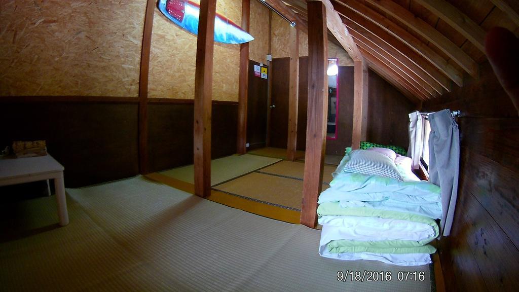 Tropical Surf House Okinawa Hotel Onna Exterior photo