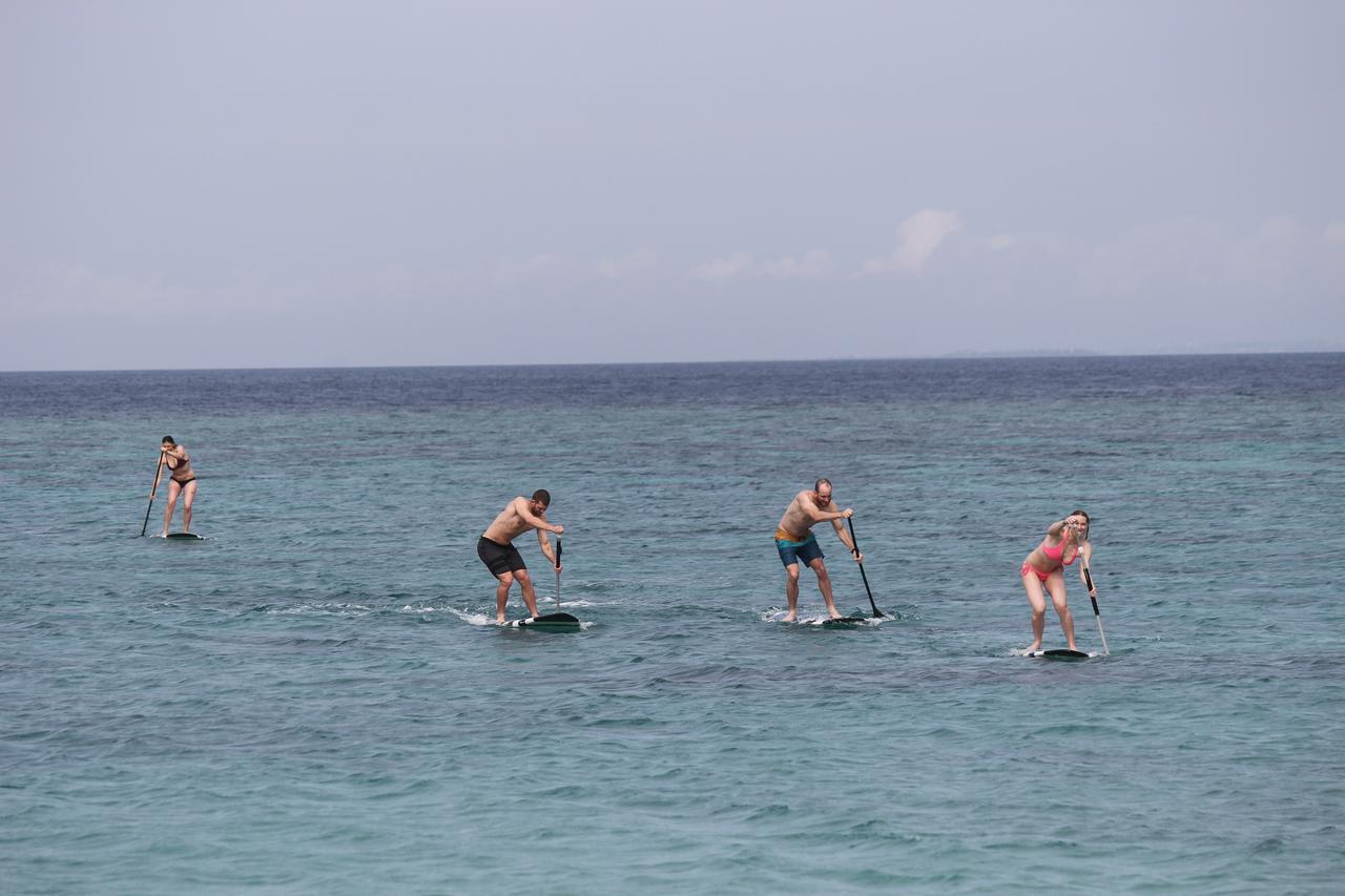 Tropical Surf House Okinawa Hotel Onna Exterior photo