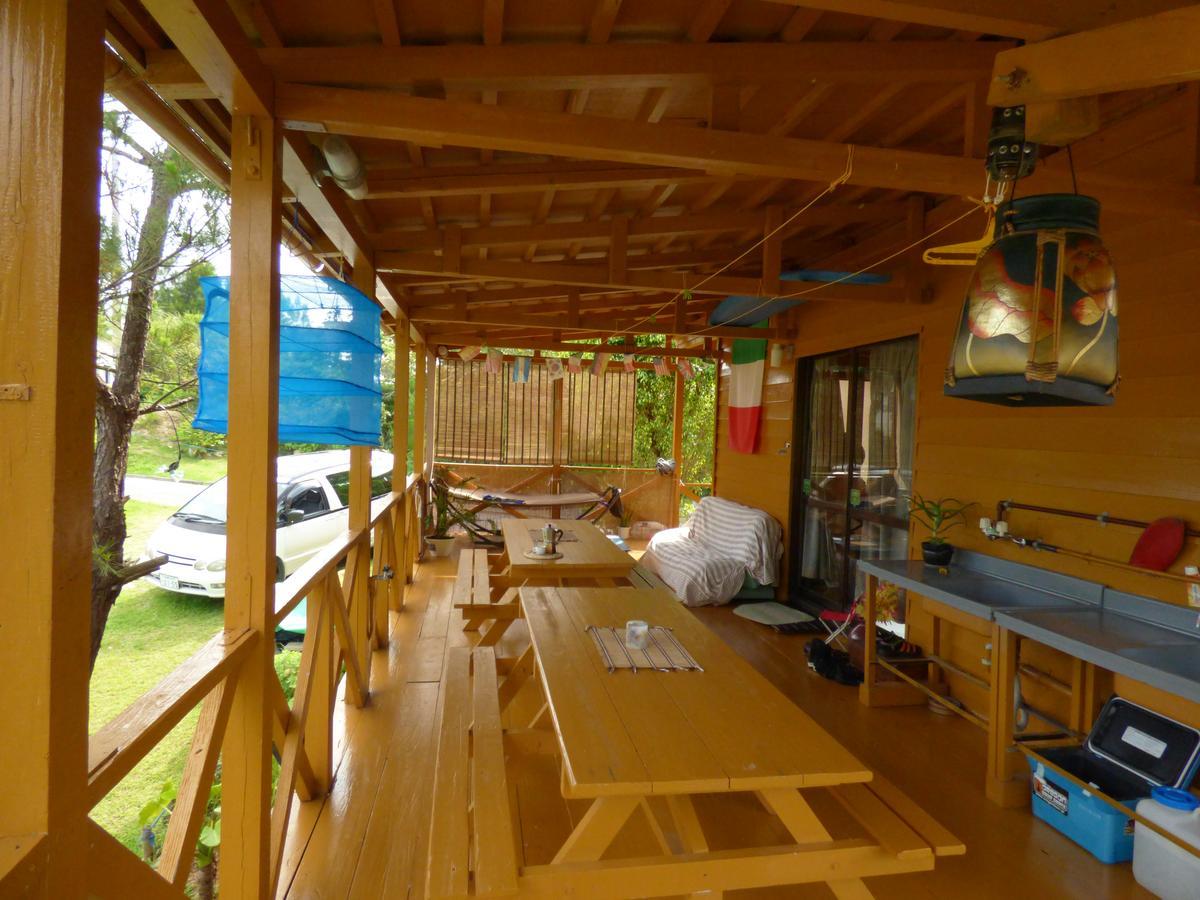 Tropical Surf House Okinawa Hotel Onna Exterior photo